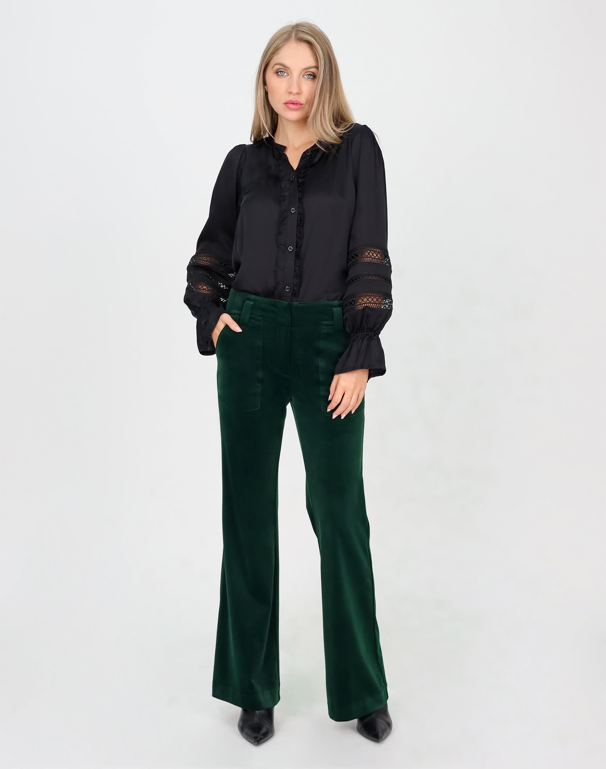 Shae by SASSAFRAS Relaxed Women Green Trousers - Buy Shae by SASSAFRAS  Relaxed Women Green Trousers Online at Best Prices in India | Flipkart.com
