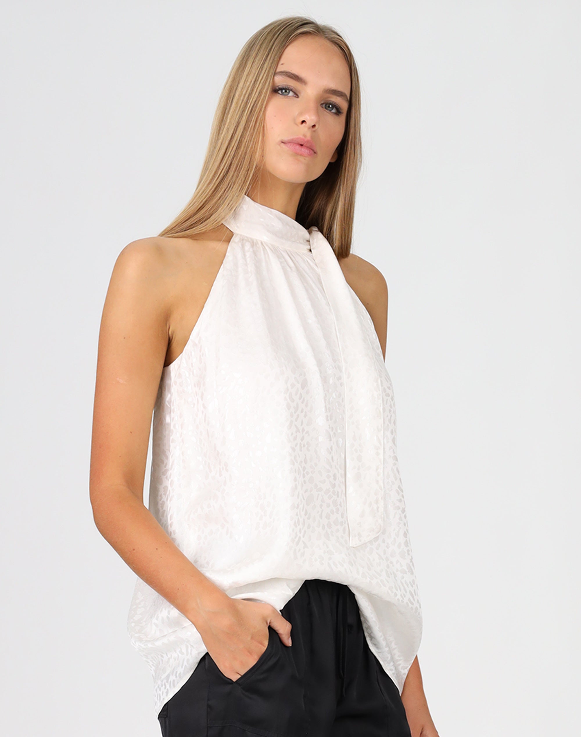 bow sleeveless top