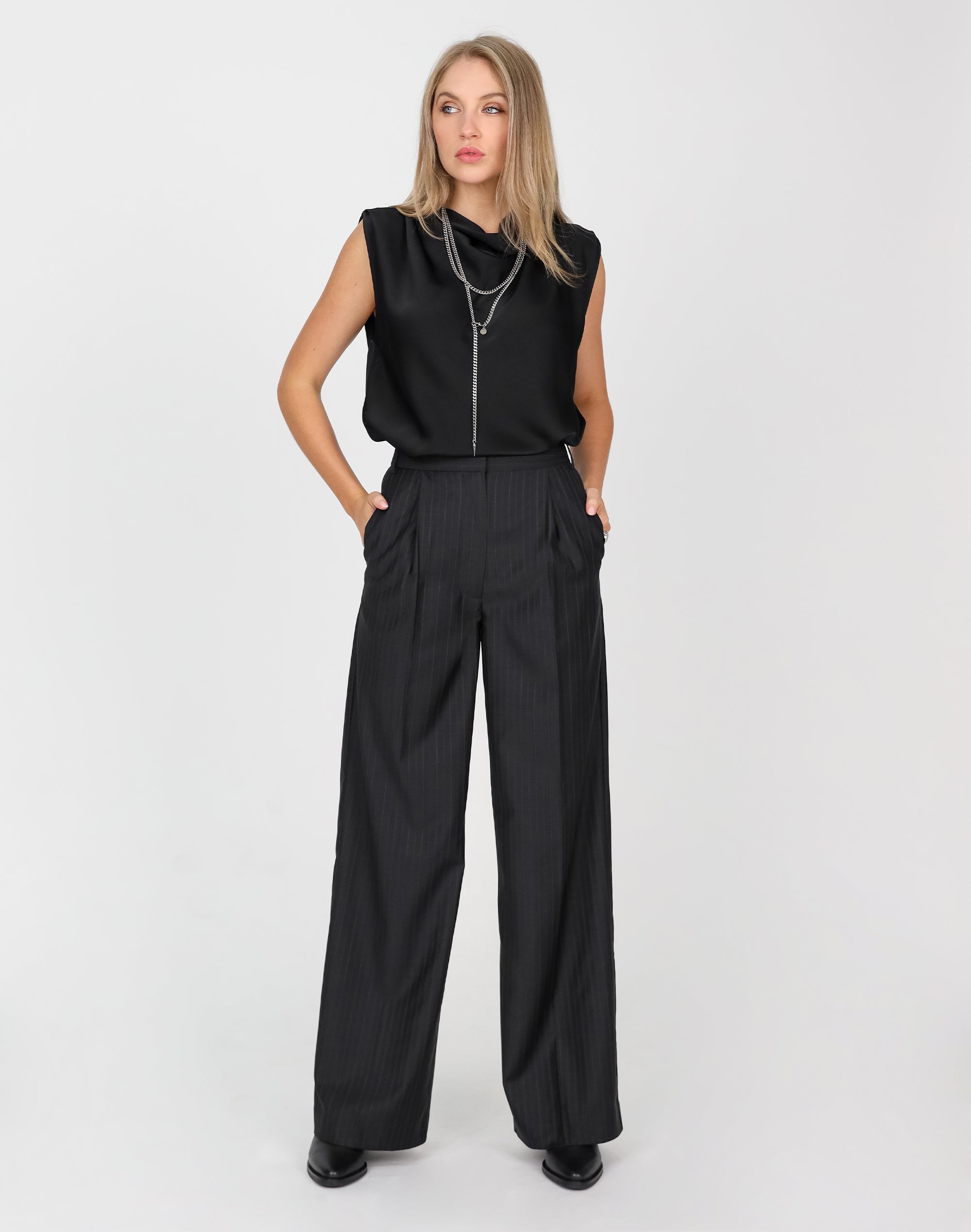 Pinstripe knitted pants - Women | Mango USA