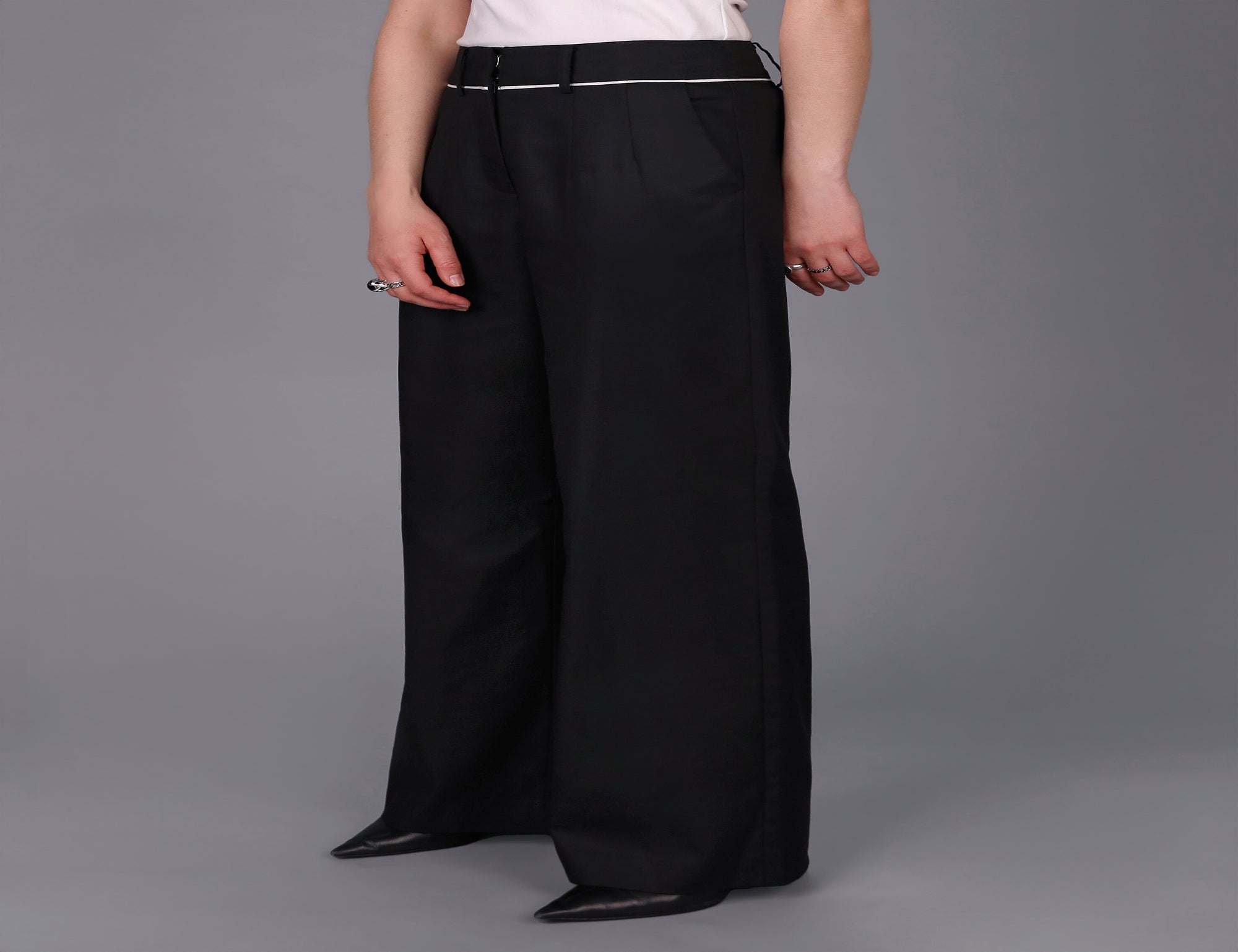 Wide Leg Tailored Trouser